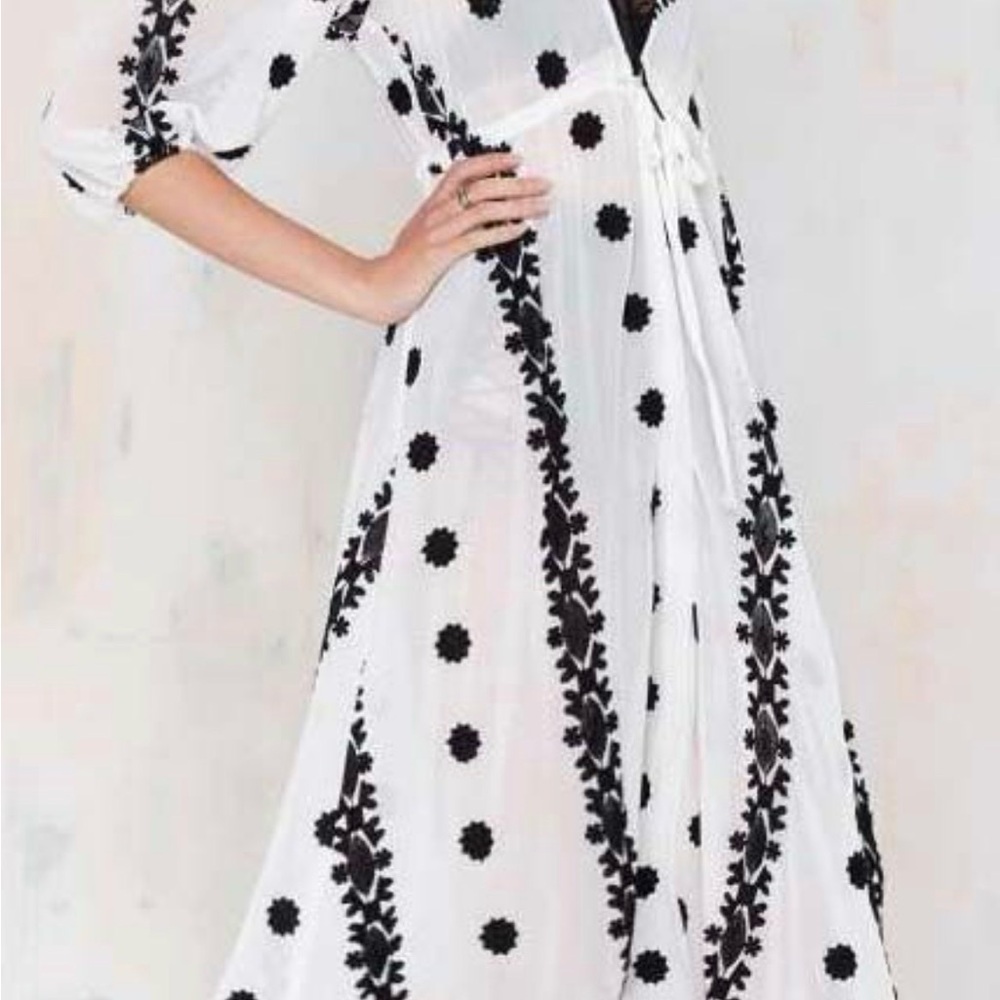 re:named Black and White midi dress size Medium